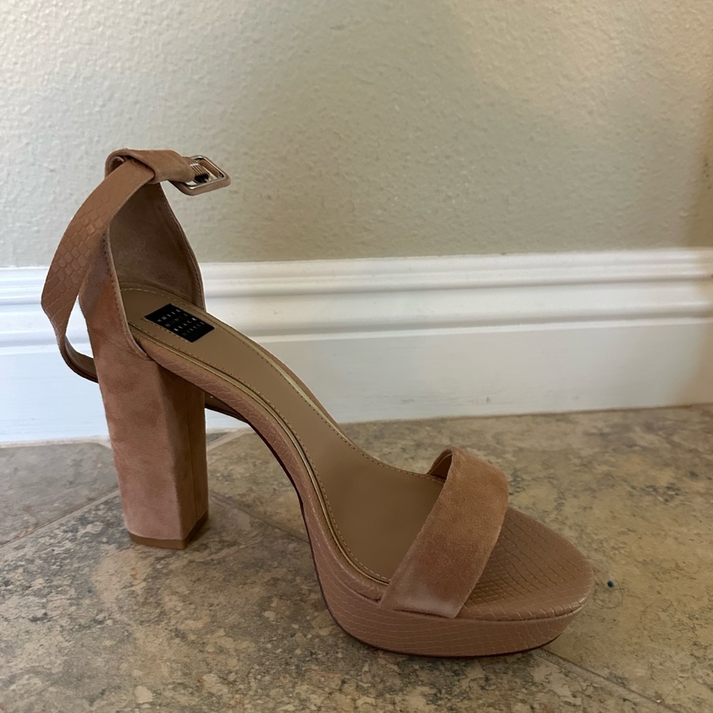 Brand new WHBM tan heels. Sz 9 and 1/2.